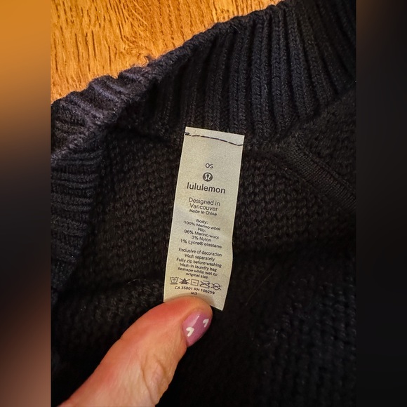 Lululemon🍋 On the Go Poncho Black Merino Wool One Size - Picture 8 of 13